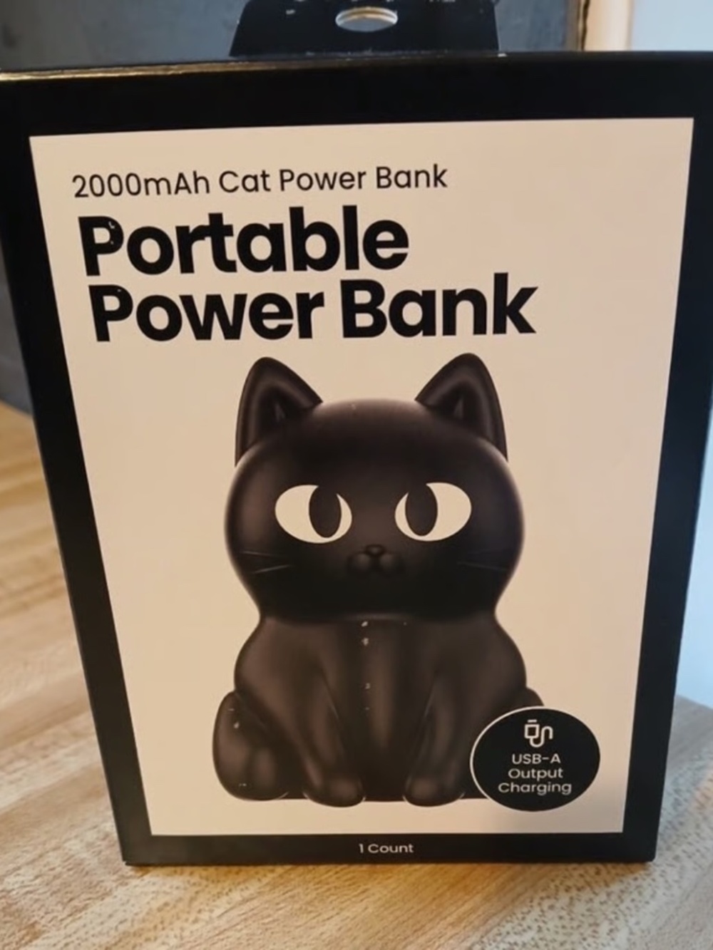 Black cat Halloween power bank